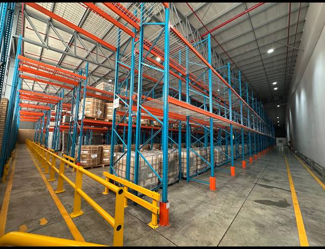 14,590M² WAREHOUSE TO LET IN NORTH RIDING